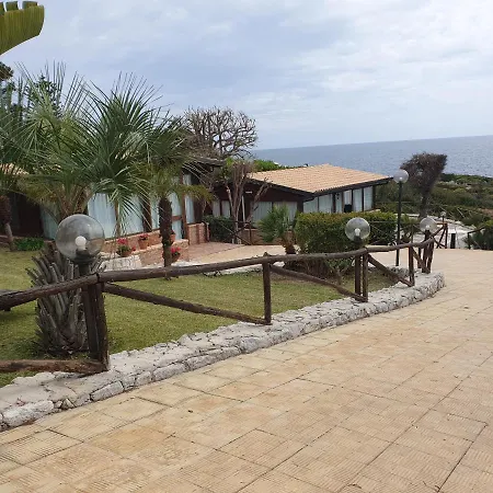 Casa Costanza * Syracuse