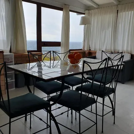 Casa Costanza * Syracuse