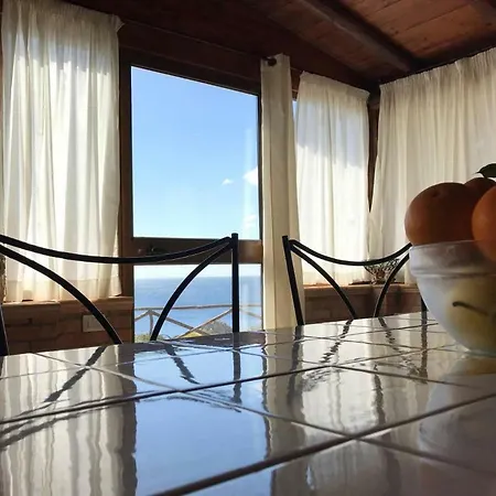 Casa Costanza Feriehus *